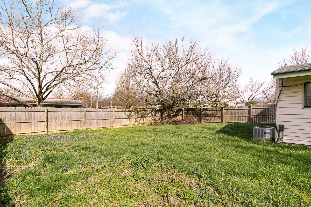 3295 Mary Ave-11