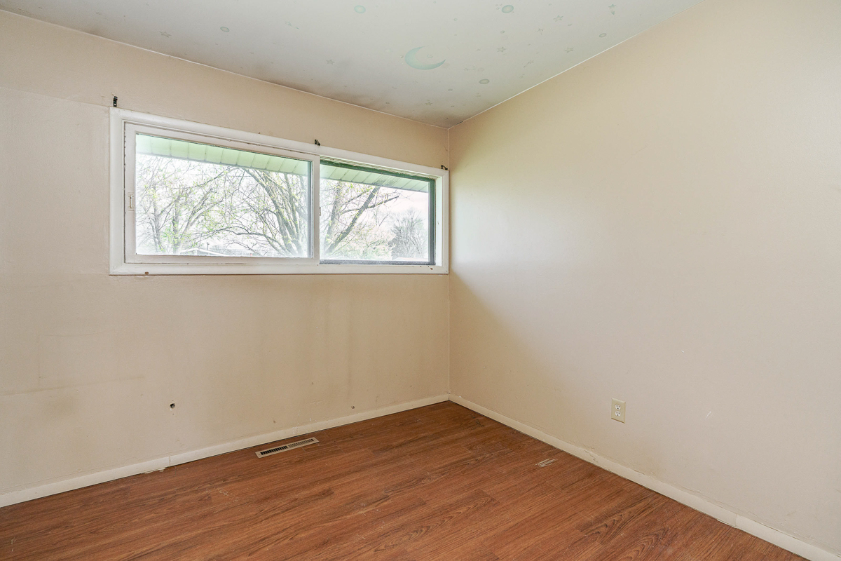 3295 Mary Ave-23