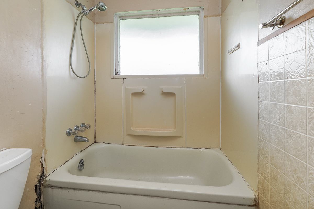 3295 Mary Ave-27