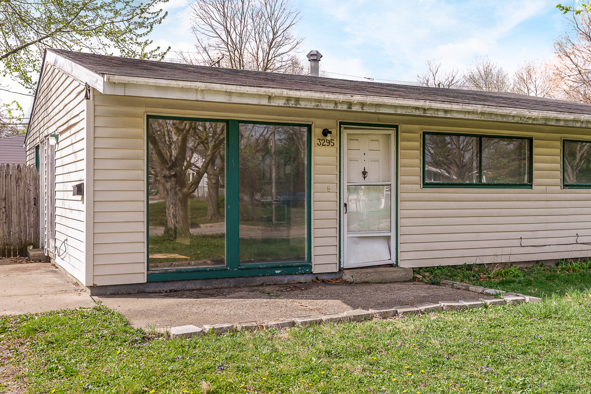 3295 Mary Ave-8