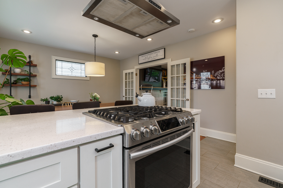336 Reinhard Ave-30
