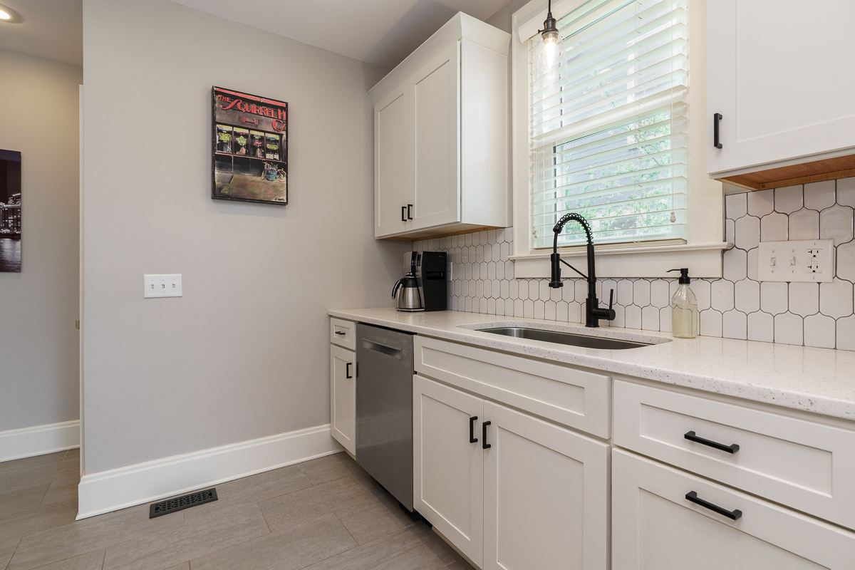 336 Reinhard Ave-34