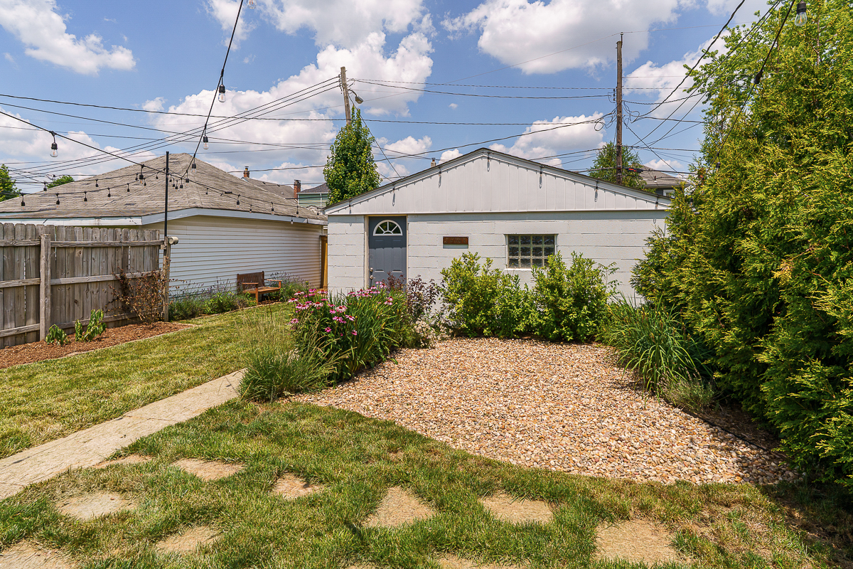 338 Sheldon Ave-13