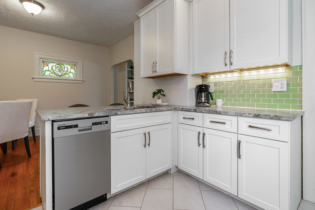 338 Sheldon Ave-30