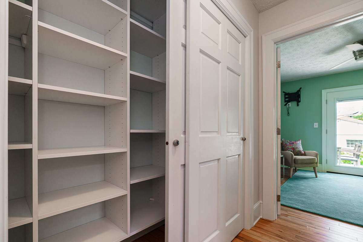 338 Sheldon Ave-35
