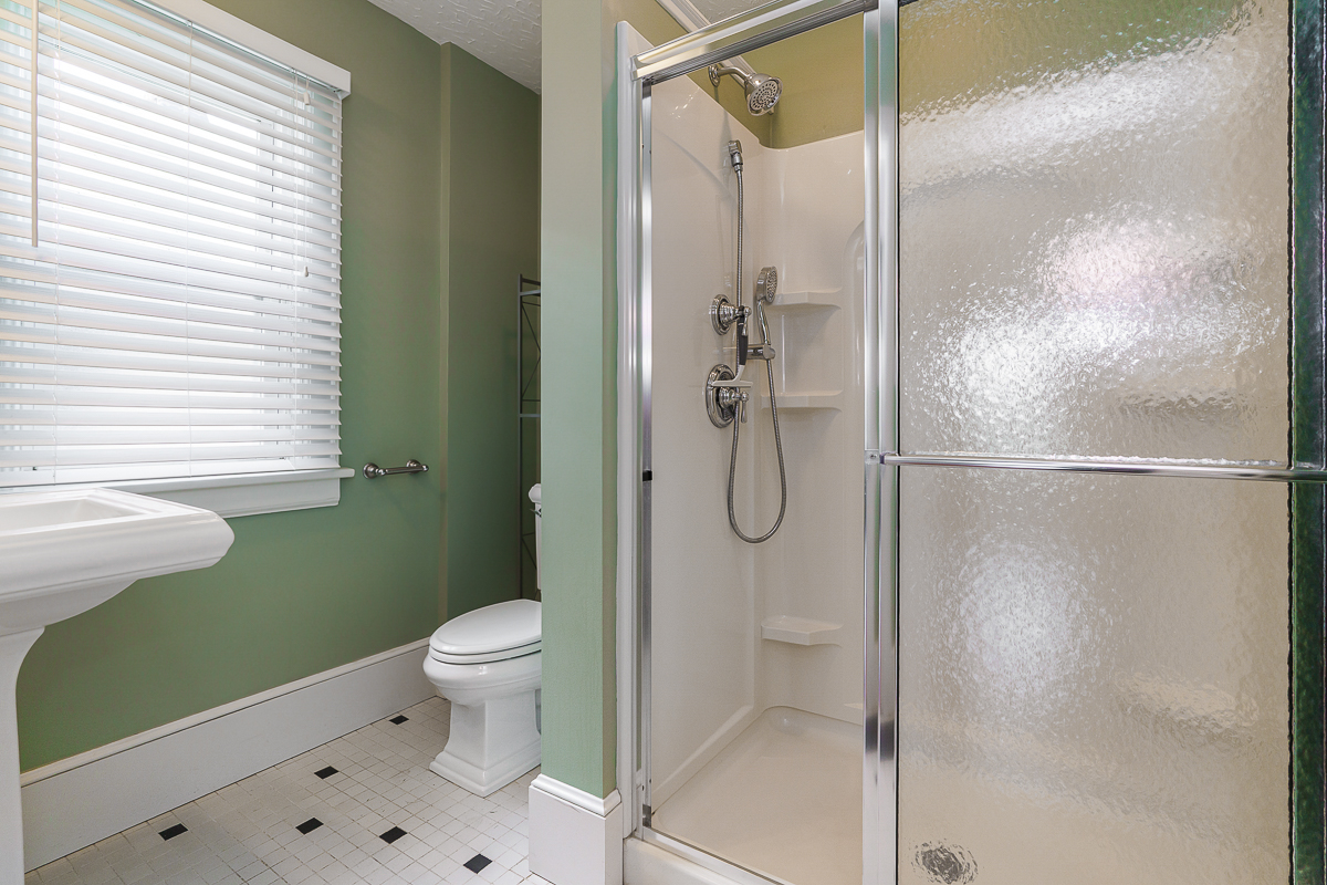 338 Sheldon Ave-44