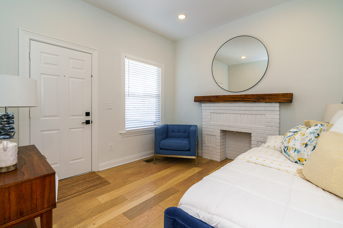 33 w Starr Ave-16