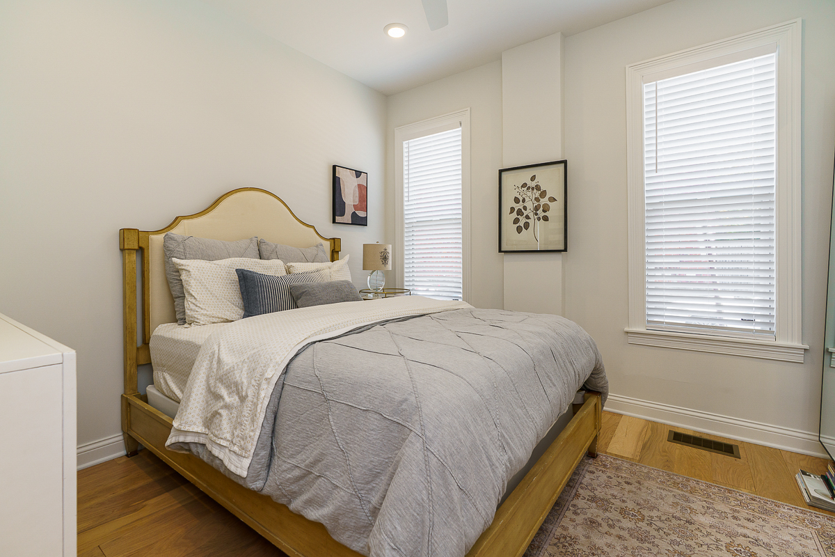 33 w Starr Ave-18