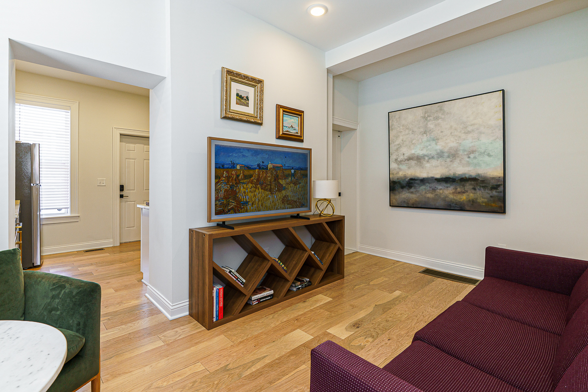33 w Starr Ave-23