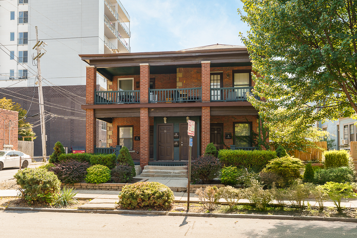 33 w Starr Ave-9
