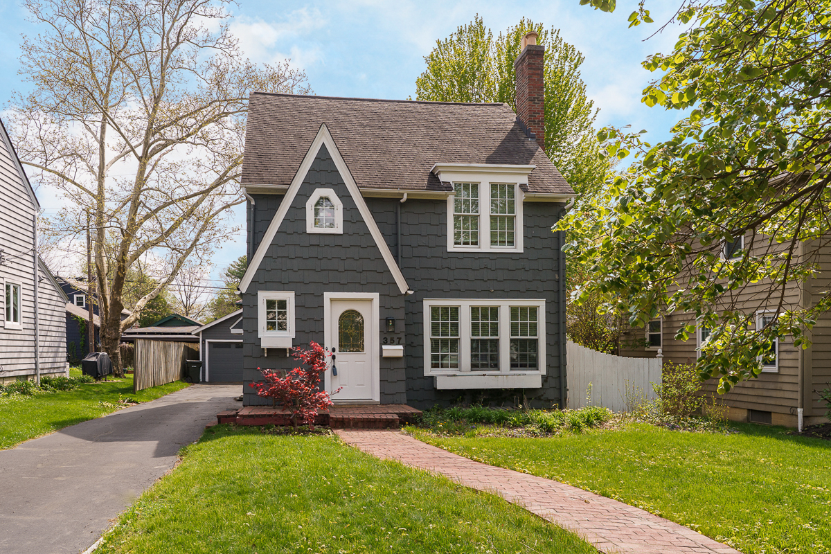 357 Fallis Rd-1