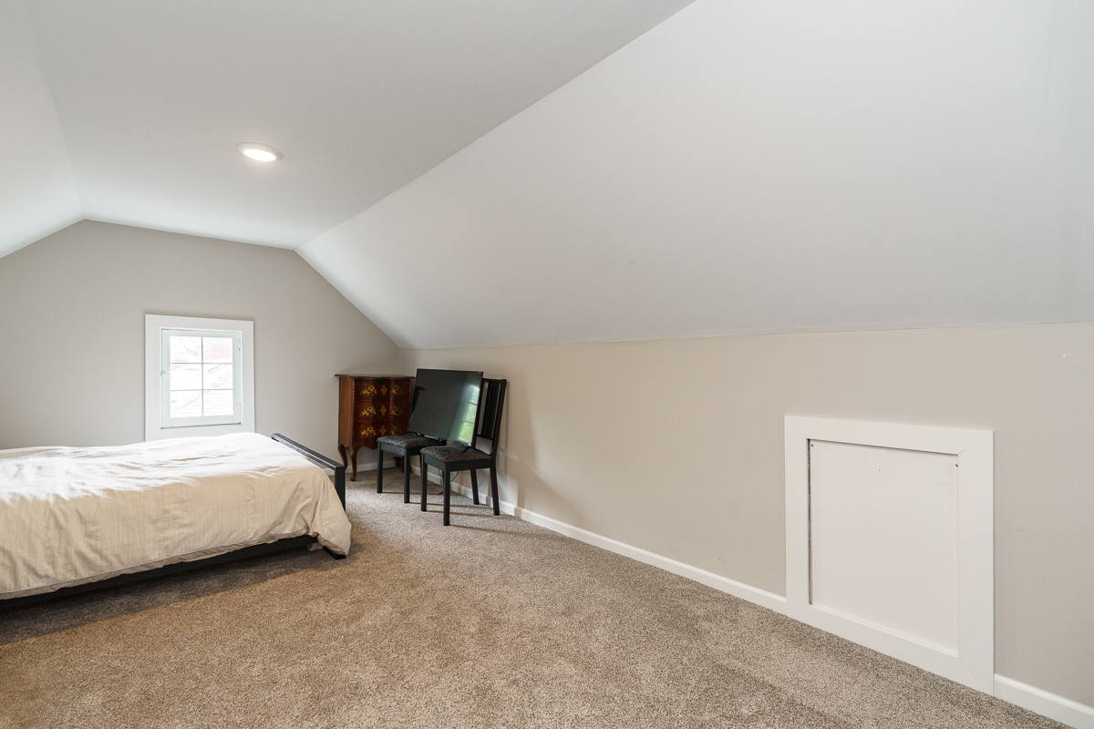 357 Fallis Rd-37
