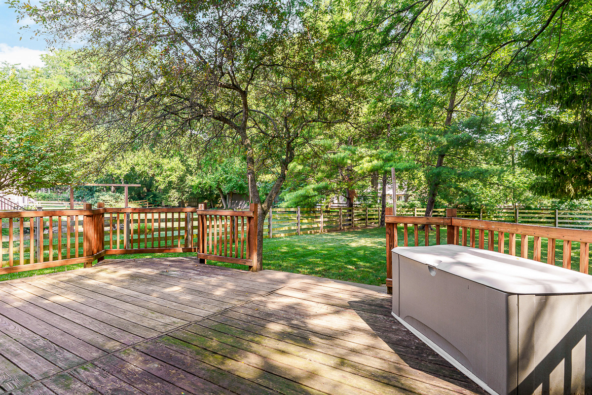 3588 Rivervail Dr-4