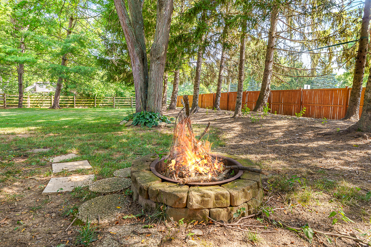 3588 Rivervail Dr-5