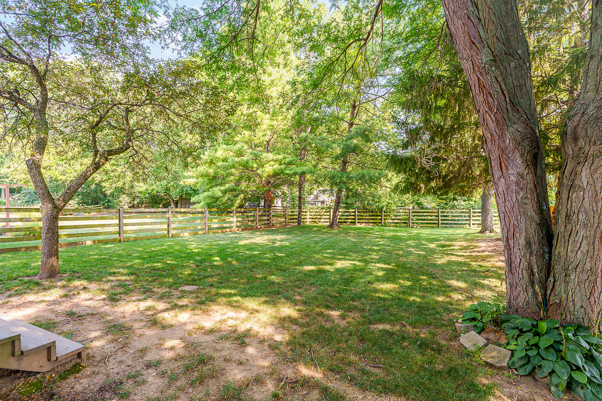 3588 Rivervail Dr-6