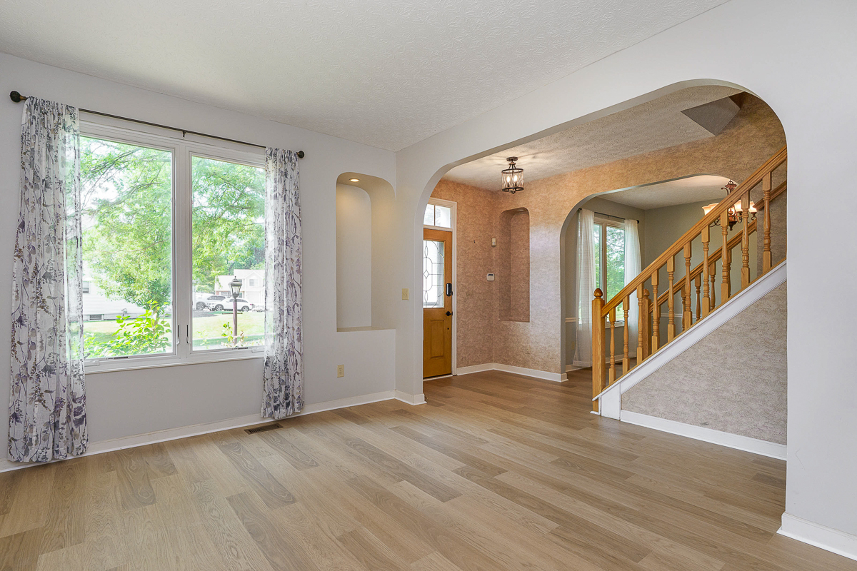 3588 Rivervail Dr-8
