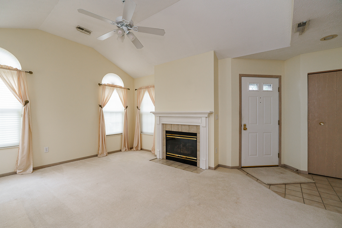 3832 Falls Circle Dr-8