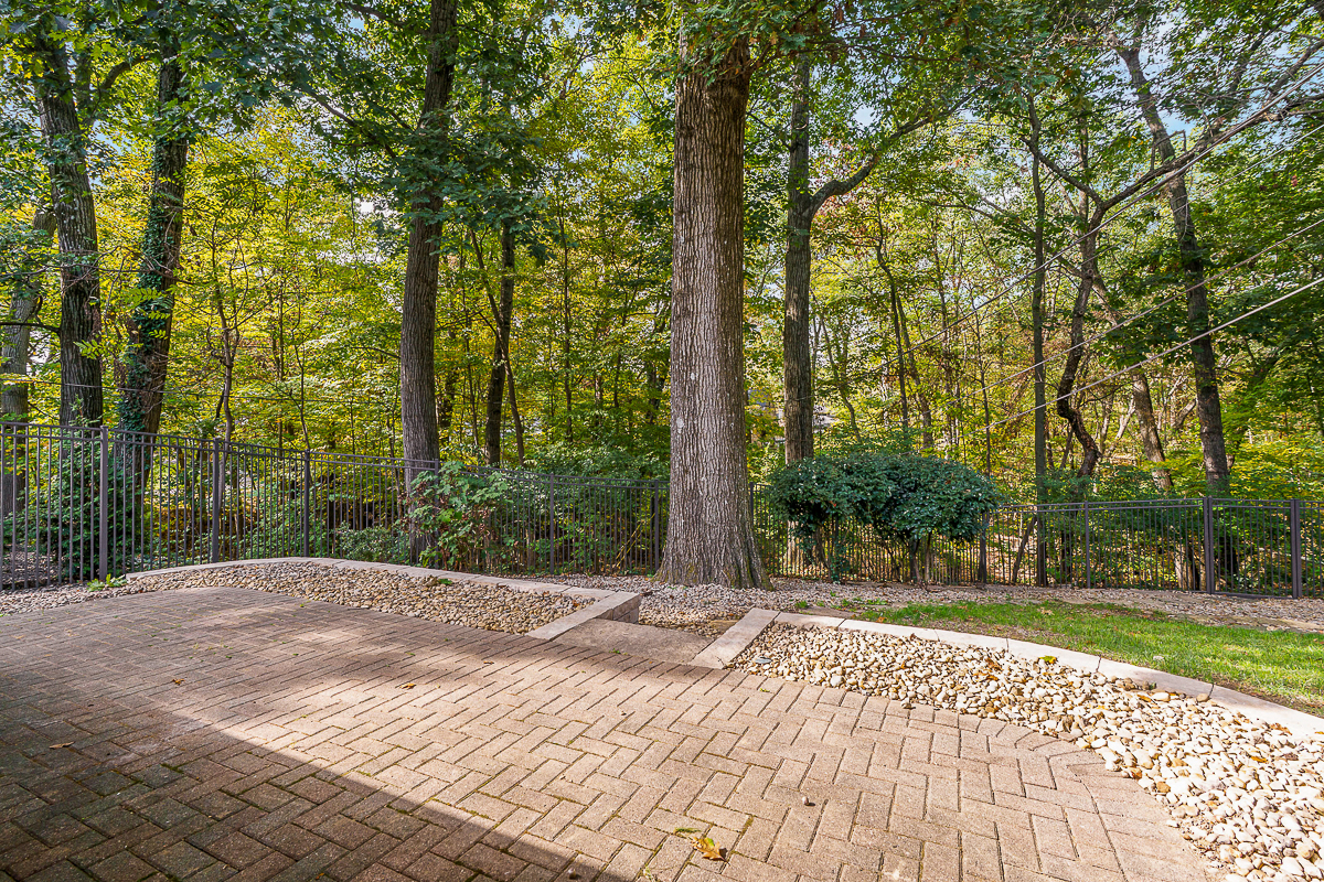 3965 Wynding Dr-5
