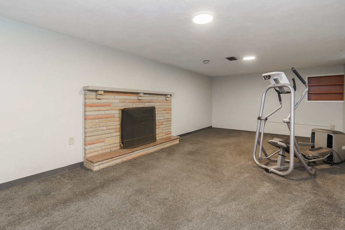 4278 Fairoaks Dr-45