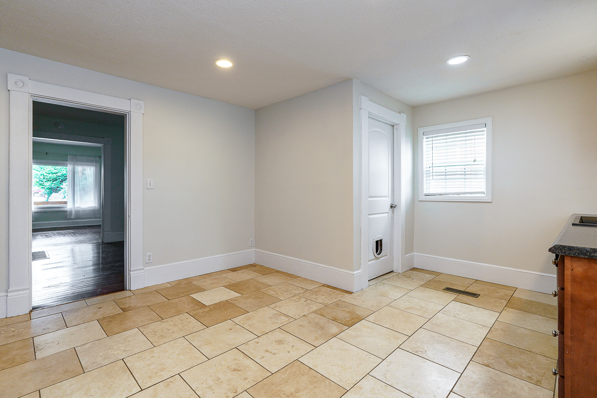 43 W Moler St-12