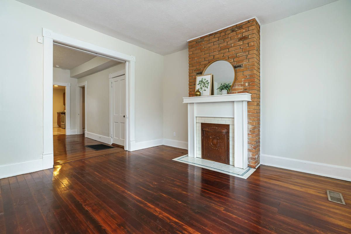 43 W Moler St-17
