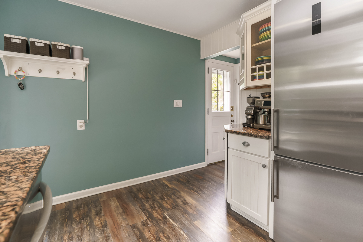 4464 Zeller Rd-31