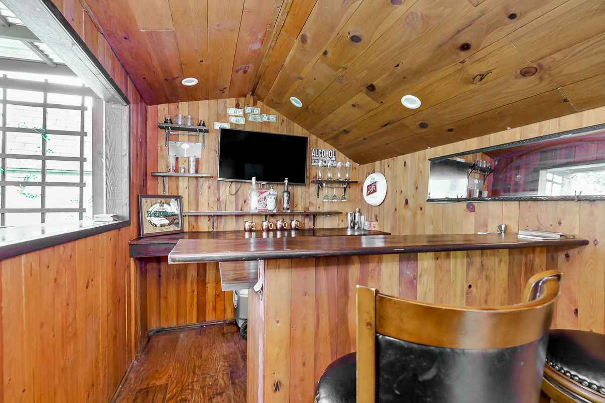 4600 Astral Dr-10