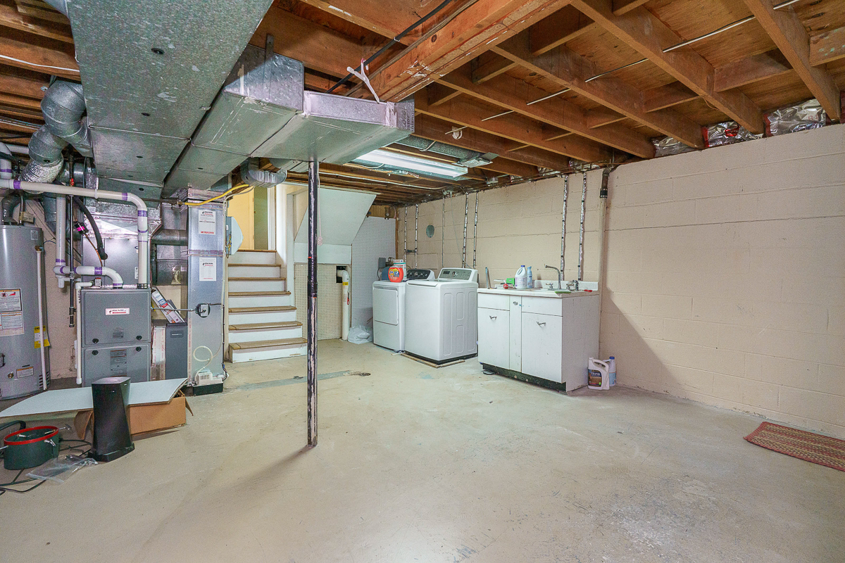 4600 Astral Dr-14