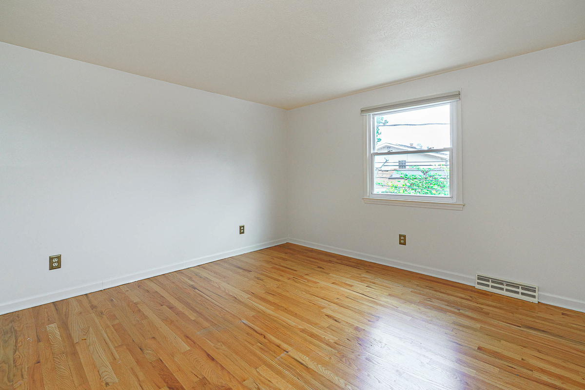 4600 Astral Dr-44