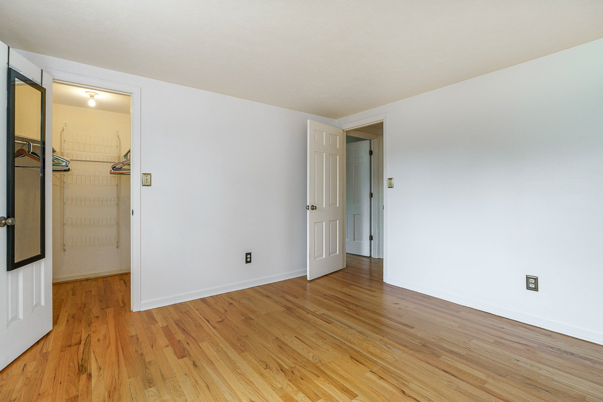 4600 Astral Dr-45