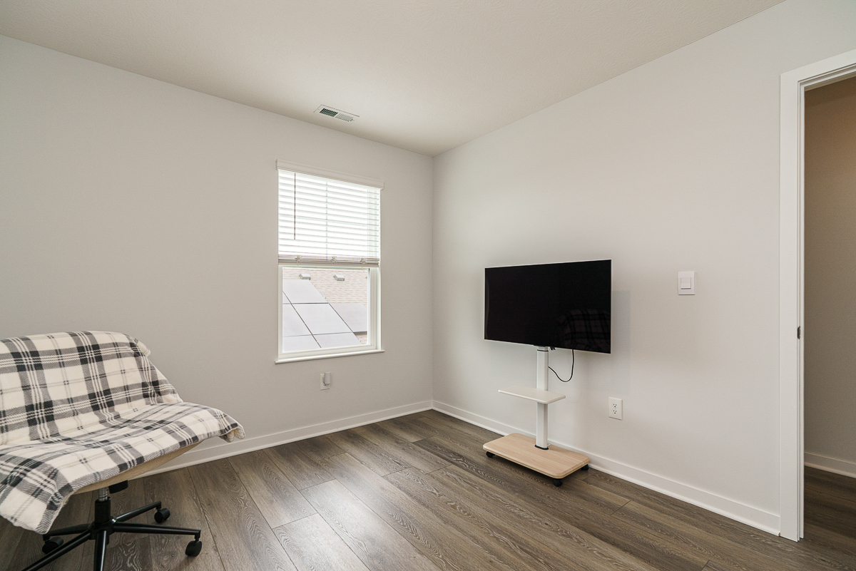 465 Faulkner Dr-38