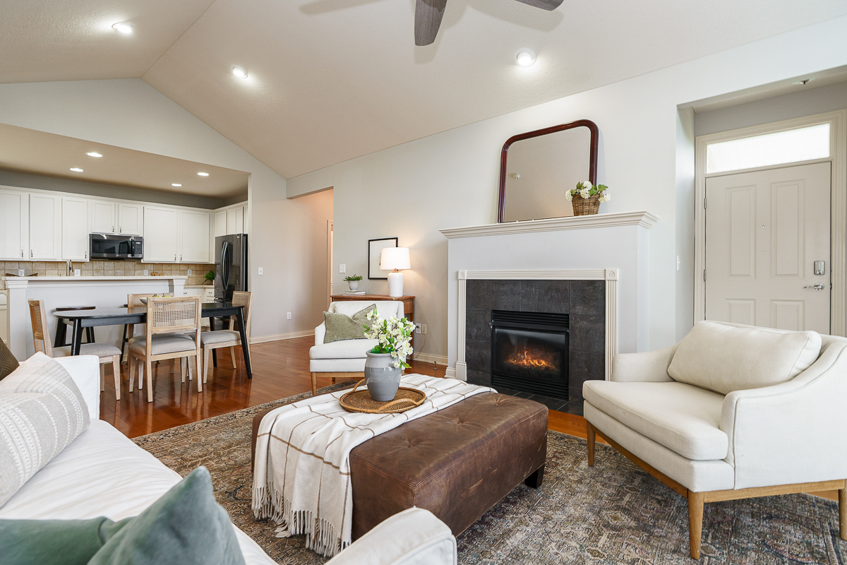 4706 Clubpark Dr-10