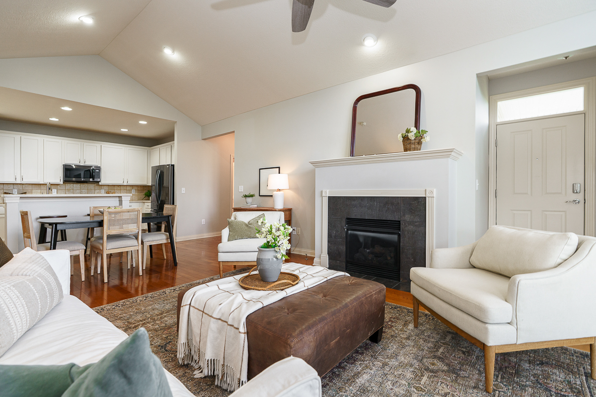 4706 Clubpark Dr-11