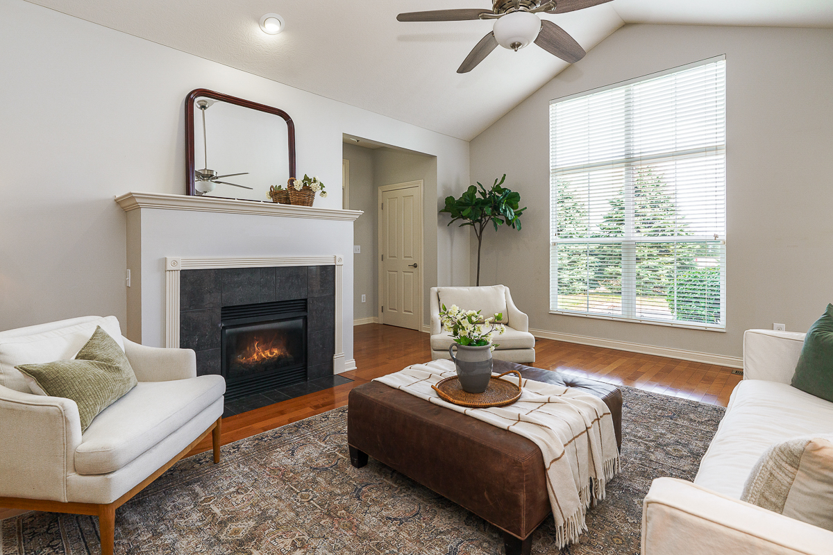 4706 Clubpark Dr-13