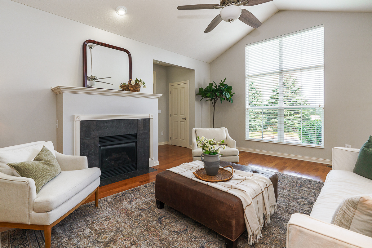 4706 Clubpark Dr-14