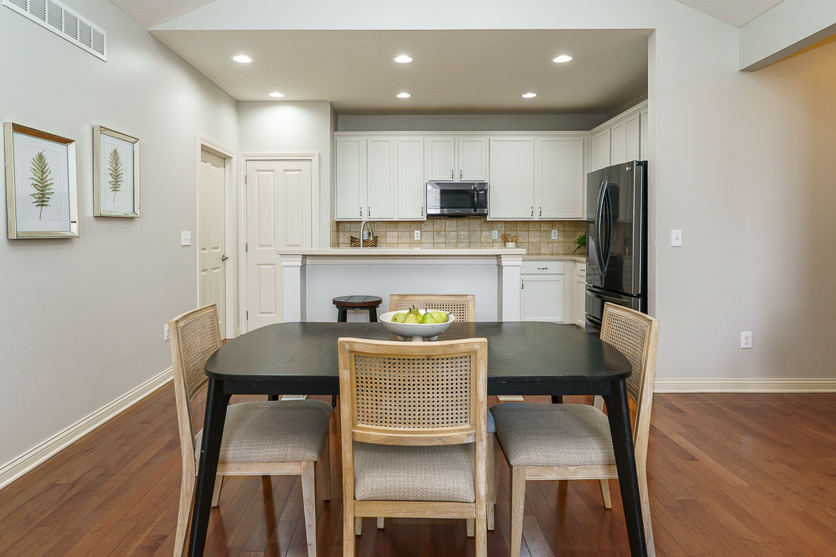 4706 Clubpark Dr-15