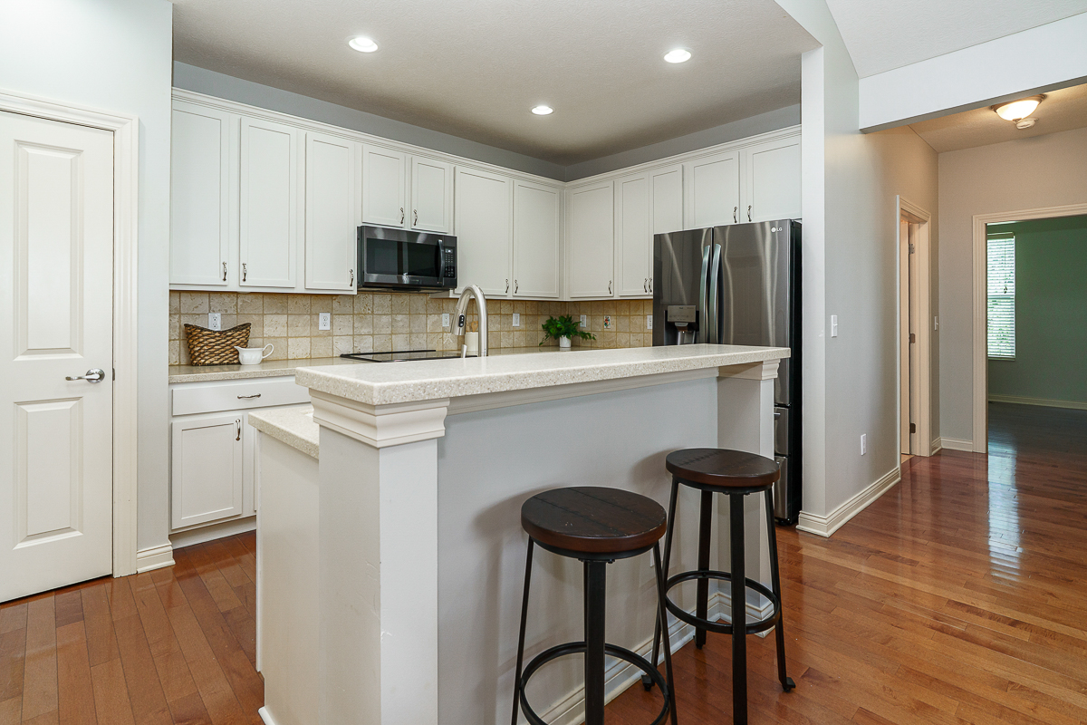 4706 Clubpark Dr-17