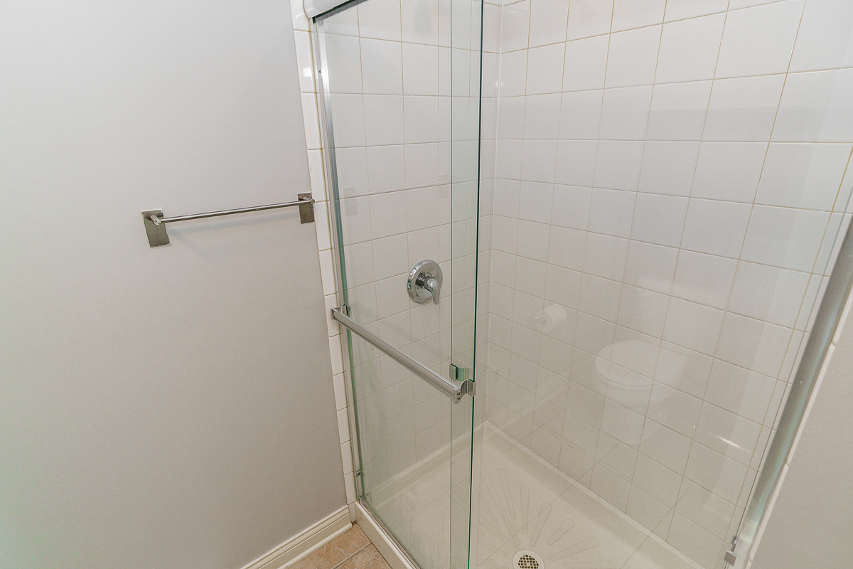 4706 Clubpark Dr-26