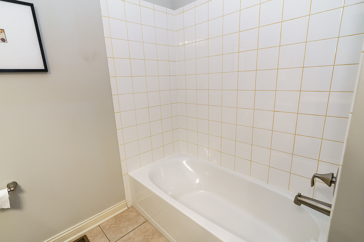 4706 Clubpark Dr-35