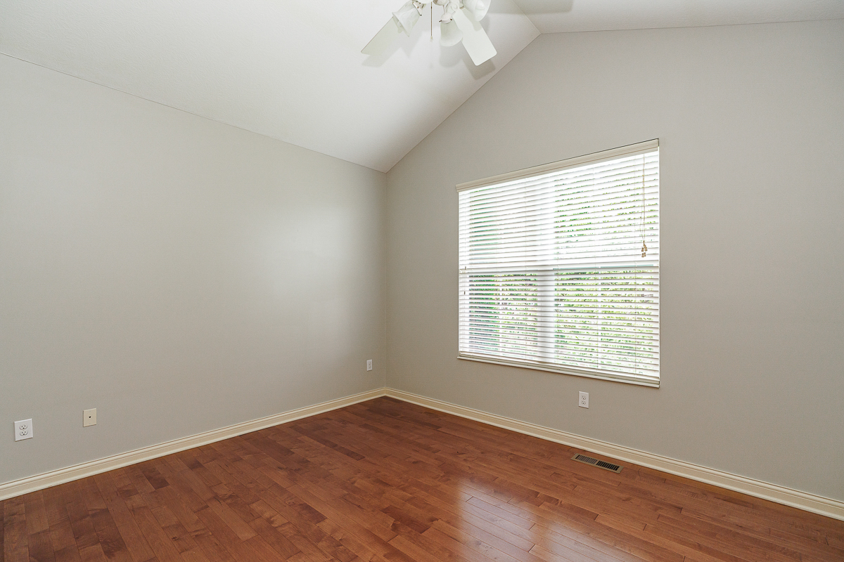 4706 Clubpark Dr-36