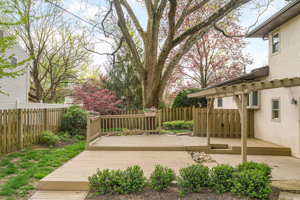 4818 Larwell Dr -14