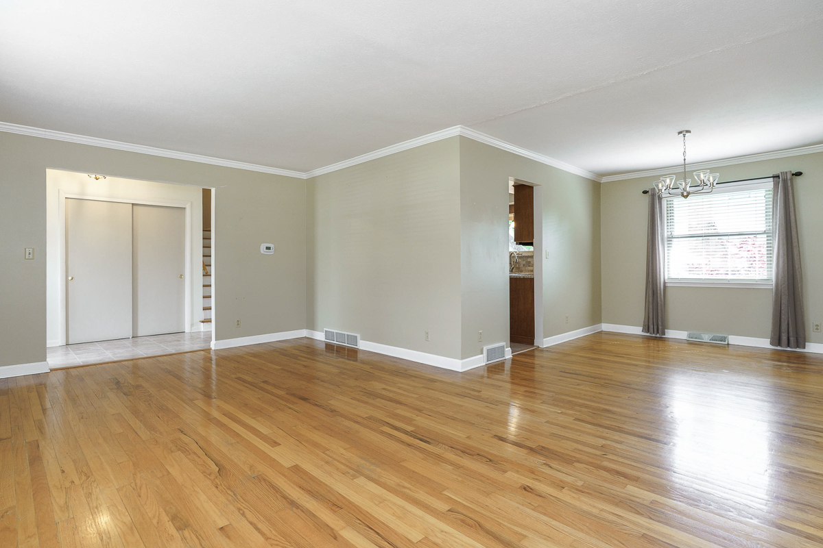 4818 Larwell Dr -16