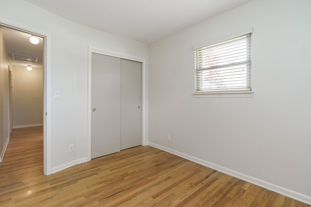 4818 Larwell Dr -39