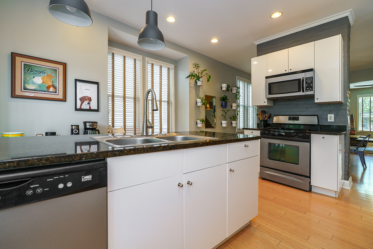 490 Stanley Ave-19