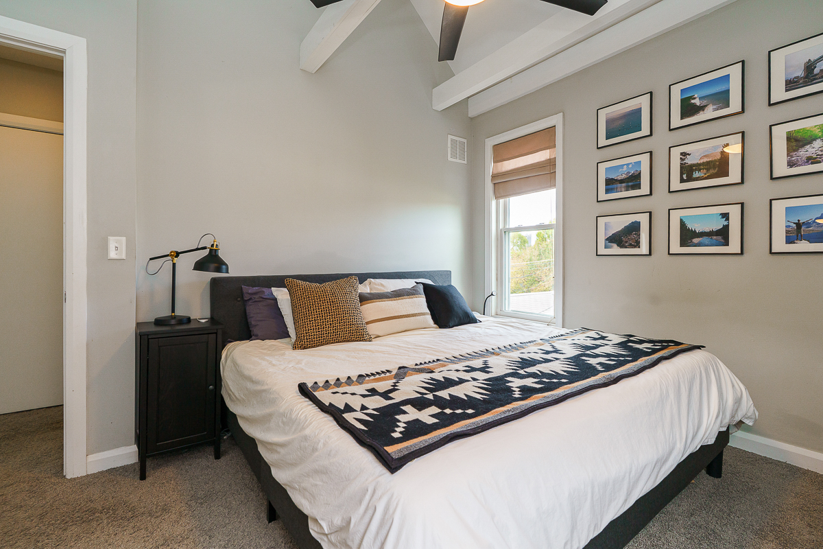 490 Stanley Ave-25