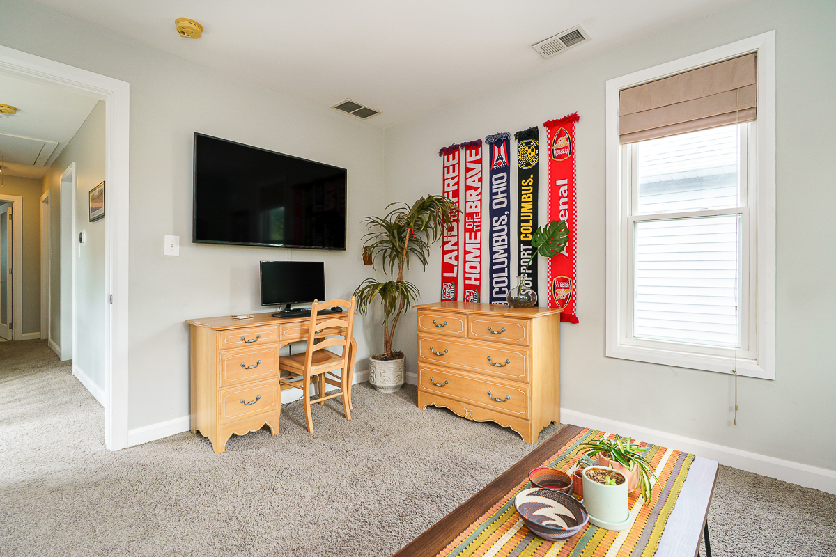 490 Stanley Ave-29