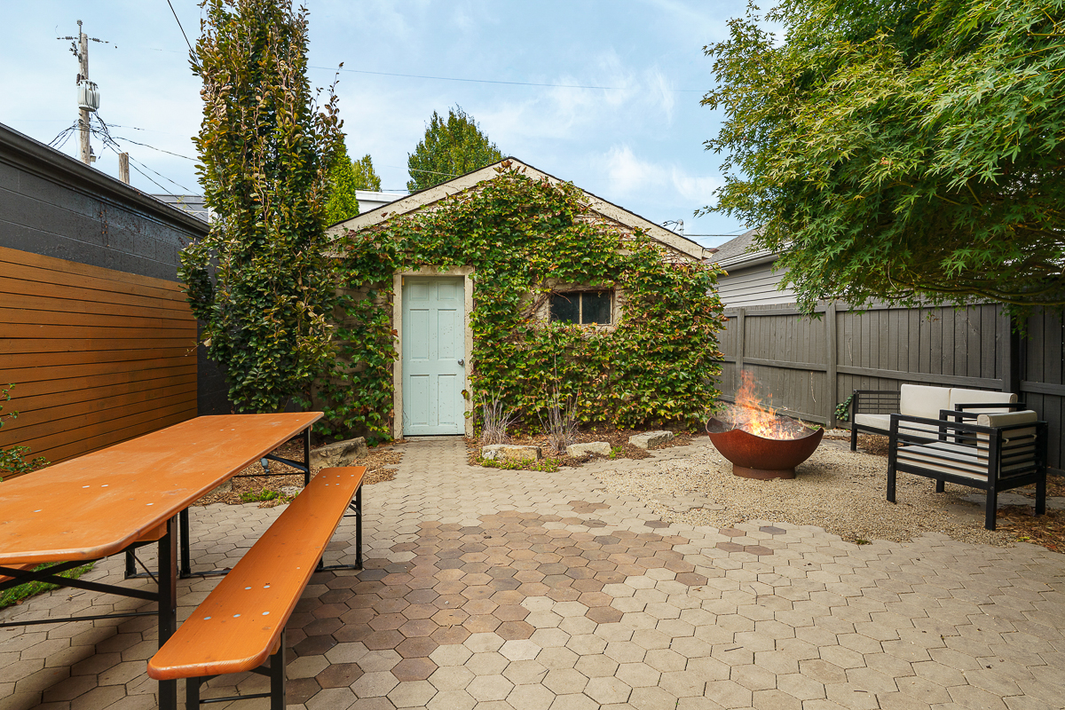 490 Stanley Ave-4