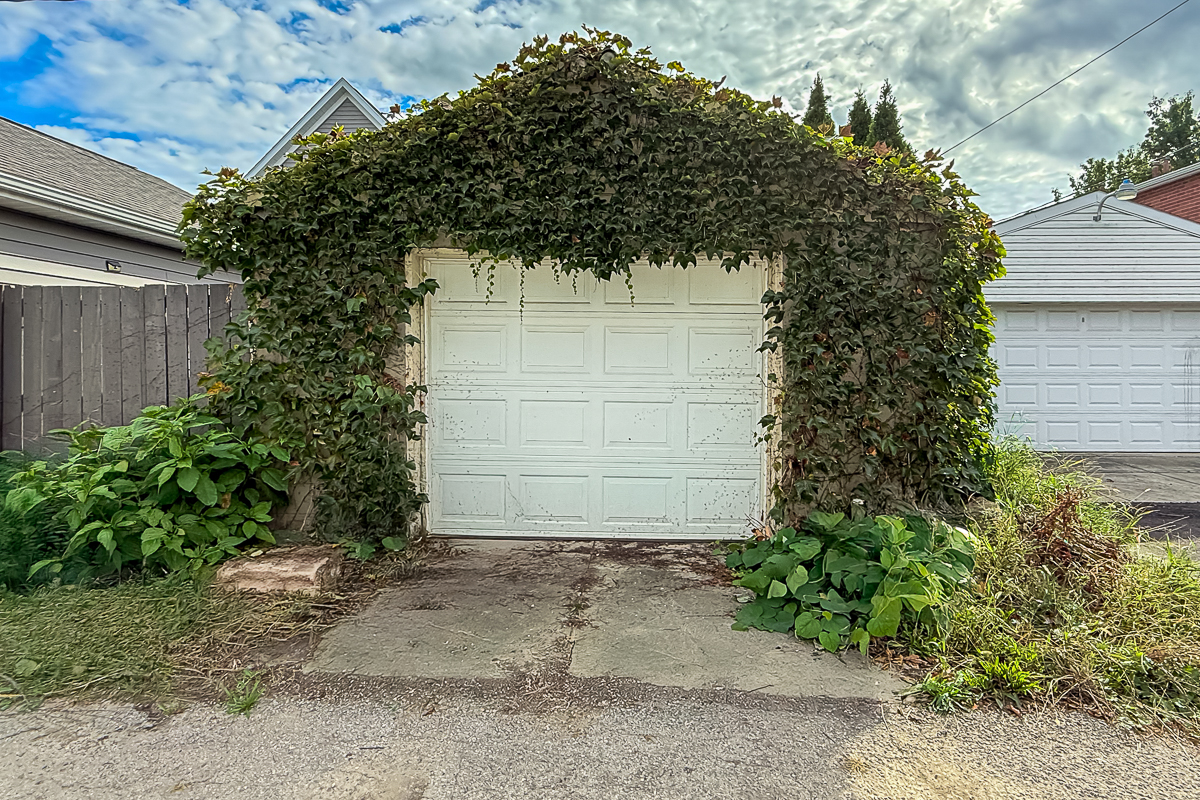 490 Stanley Ave-7
