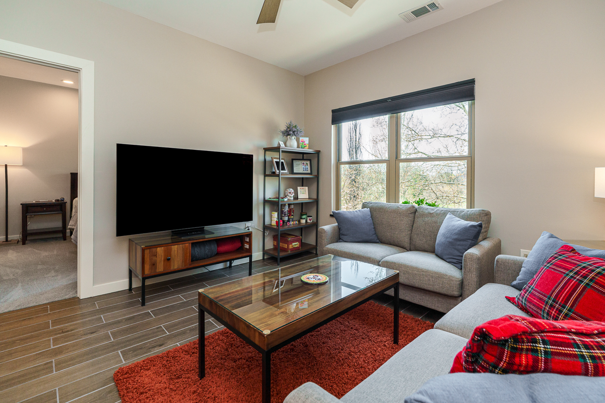 53 Buttles Ave-23