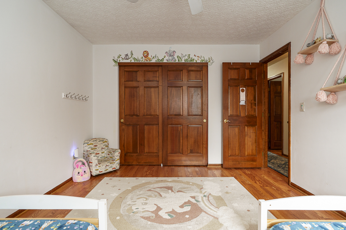 543 Whitson Dr-34